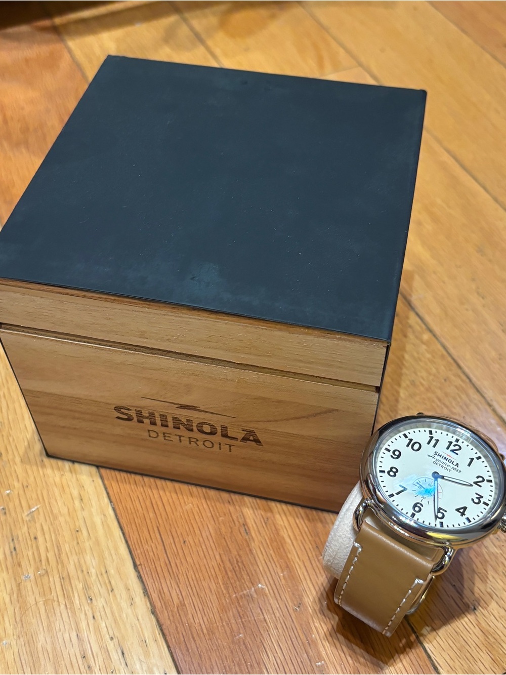 Shinola The Runwell Cream Mens 47mm Dial Leather Strap Argonite 1069 Watch w Box - Picture 6 of 13